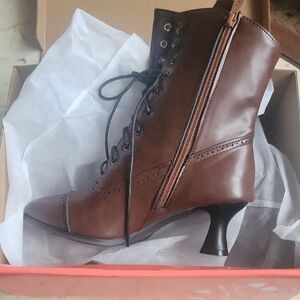 Stylish Brown Lace-Up Boots with Heel